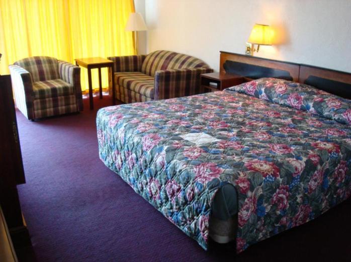 Gray Plaza Motel Benton Luaran gambar
